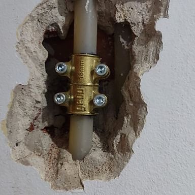 Trabajo de Fontanero Electricista de Urgencia Eixample en Barcelona