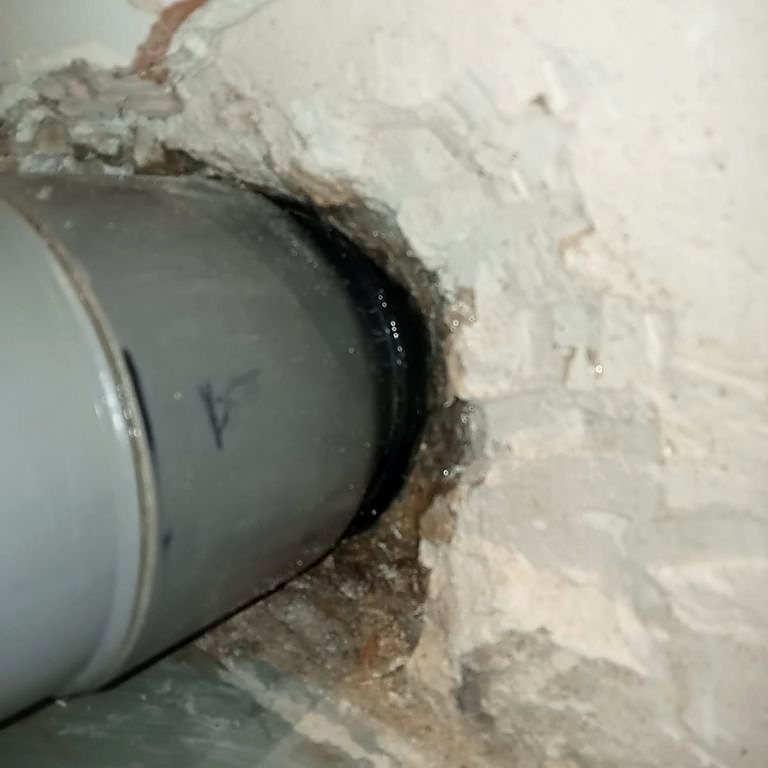 Trabajo de Fontanero Electricista de Urgencia Eixample en Barcelona