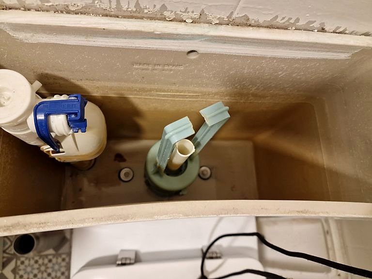Trabajo de Fontanero Electricista de Urgencia Eixample en Barcelona