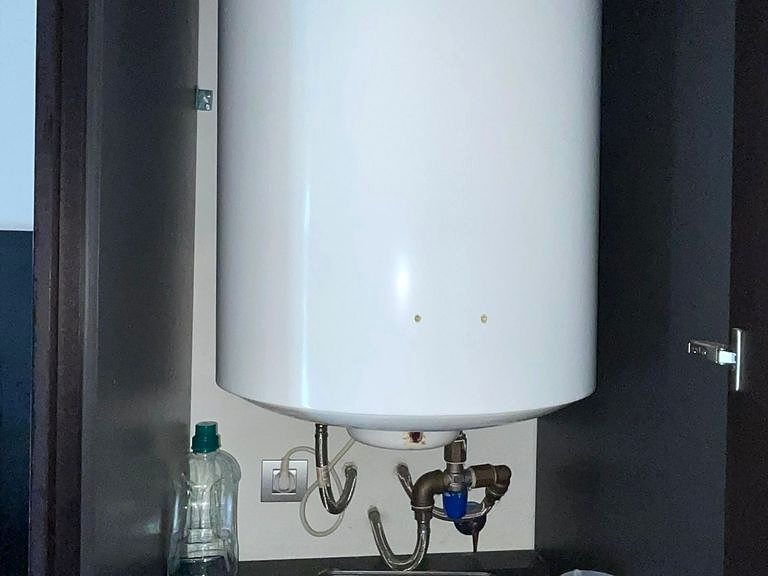 Trabajo de Fontanero Electricista de Urgencia Eixample en Barcelona